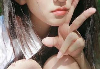 花漾show – 定制写真鉴赏：小海臀携网袜系列，捕捉每一个动人的瞬间！