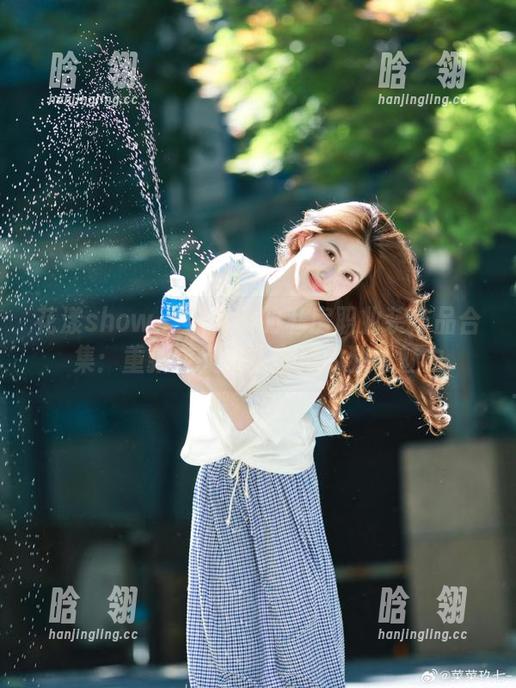 花漾show-熊小诺 花漾show - 熊小诺的私房职业装作品合集:重新定义职场穿搭的独特魅力