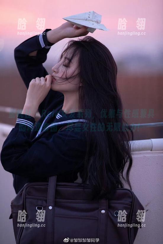 蜜桃社-Rola 蜜桃社 - Rola女友系列,优雅与性感兼具的精选套图,尽显女性的无限魅力!