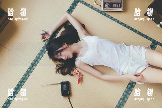 蜜桃社-Suki 蜜桃社 - Suki的内衣写真:高清到你可以数出每一根针脚,她用幽默点亮了时尚!