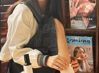 蜜桃社 – 冰露独家自拍私房美图，捕捉每一刻的灵动与美丽