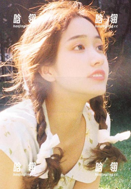 蜜桃社-陆萱萱Cecilia 蜜桃社 - 在无圣光的世界里,陆萱萱Cecilia的制服写真展现不同的美感,快来看看这些迷人的图片!