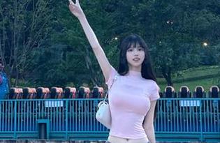 袜啵啵 – 与小沫一起，探索两双板鞋的高清写真魅力