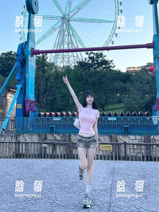 袜啵啵-小沫 袜啵啵 - 与小沫一起,探索两双板鞋的高清写真魅力