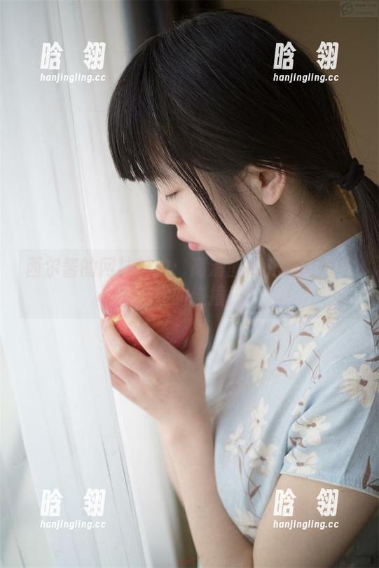 西尔酱 西尔酱的网袜魅力:高清图库充满幻想与欲望的碰撞!