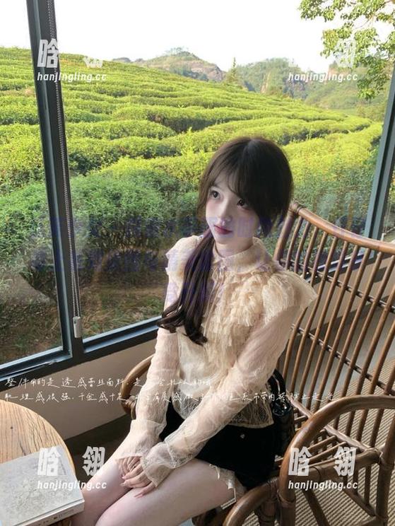 觅芙少女 - 探索水手服的时尚魅力，仔仔奉上系列美图与精美套图，让你的视觉享受升级！