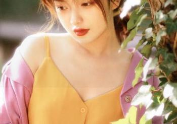 语画界 – 揭秘程程程美腿魅惑车拍全套原图，邂逅魅惑与速度的完美结合！