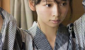 轰趴猫 – K8傲娇萌萌的奶牛写真精选集，感受萌系少女与自然的完美交融！