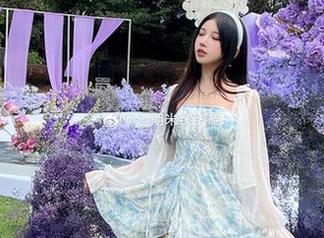 初恋如歌，过期米线线喵的写真在图库中轻吟