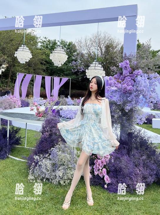 过期米线线喵 初恋如歌,过期米线线喵的写真在图库中轻吟