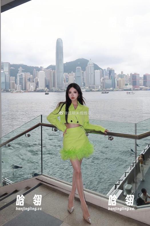 过期米线线喵 让你的收藏更丰富,免费获取过期米线线喵网袜写真的下载链接!