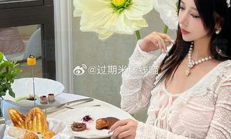 过期米线线喵的“圣诞”写真，带你进入原图与照片的精致世界！