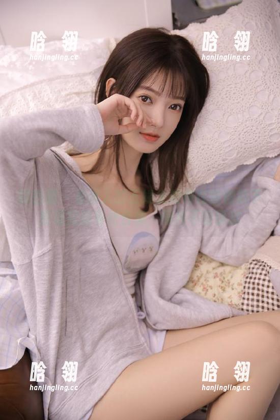 迷人的五姨太 微密圈 - 看迷人的五姨太如何在瑜伽裤下展现完美身材合集,照片不容错过