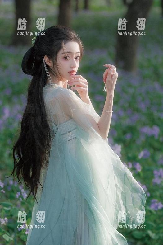 铁锤姐姐 微密圈 - 谁说写真只能优雅?铁锤姐姐的作品集带你见证另类之美,分享搞笑瞬间!