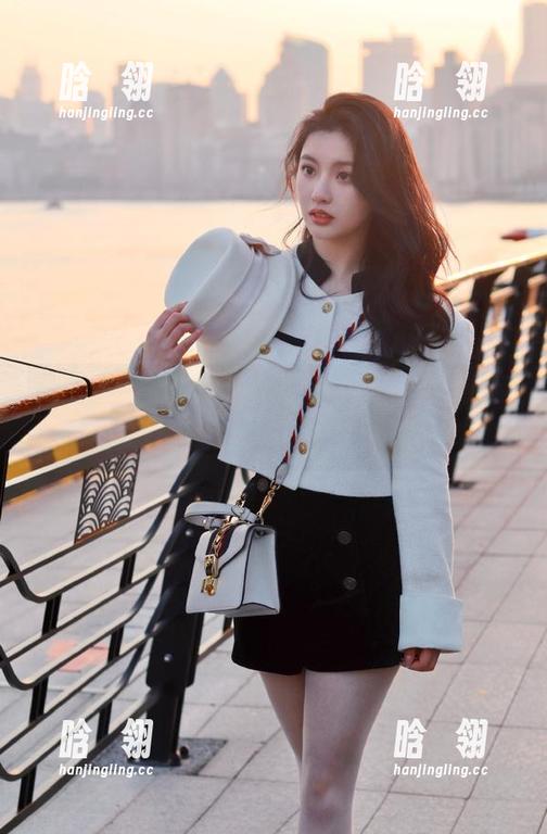 铁锤姐姐 微密圈 - 捕捉生活中的美丽瞬间,铁锤姐姐女孩主题美图合集震撼来袭!