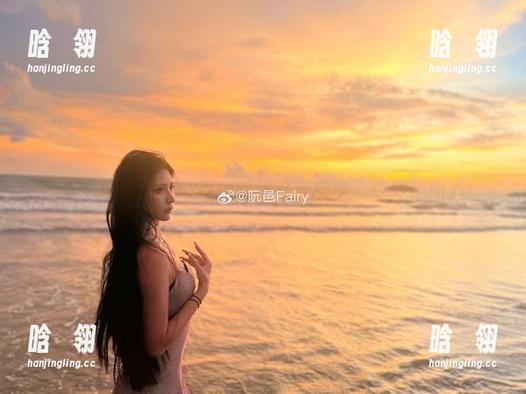 阮邑Fairy 哇塞!阮邑Fairy最新网袜写真原图,俘获你的心!