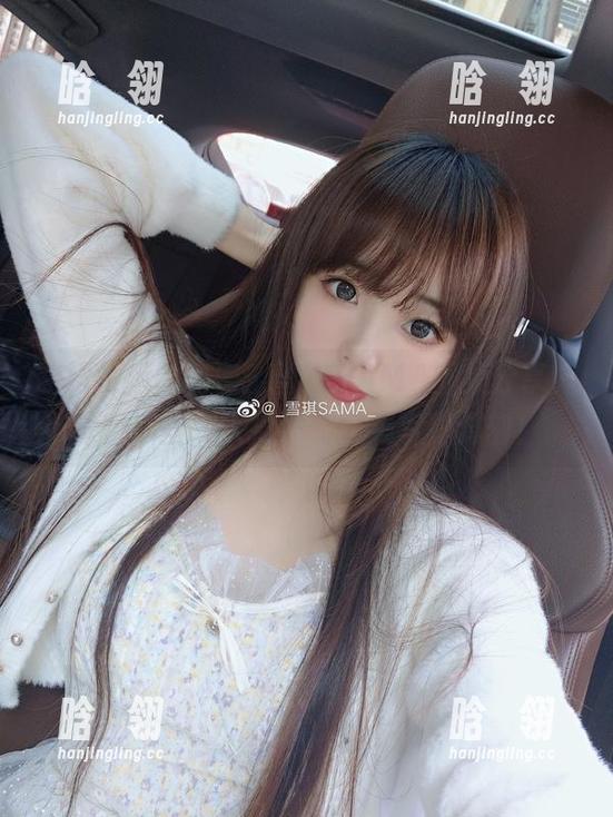 雪琪SAMA 眼镜背后的秘密:雪琪SAMA图集分享,探索那些令人捧腹的搞笑写真时刻!