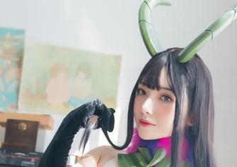 雯妹不讲道理的圣诞写真合集，宛如一场梦幻的视觉盛宴，令人陶醉不已
