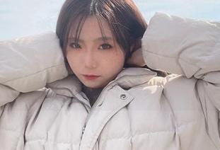 最新青水百合子写真集：油亮画风引领时尚潮流新高度！