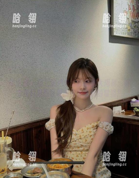 青豆客-杨上萱 青豆客 - 杨上萱户外全套图集大揭秘:其实我只是想证明我有大自然的驾照!