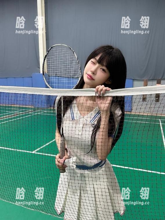 青豆客-汪佩妮Penny 青豆客 - 探索汪佩妮Penny的镂空写真原图,带你领略创作背后的故事,让艺术照亮心灵深处