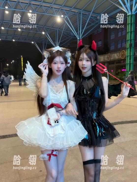 青豆客 - 想拥有魏扭扭的魅力吗？全套眼镜写真带给你无尽灵感，立即下载享受她的风采！