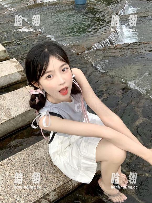 魅妍社-夏倪可ella 魅妍社 - 夏倪可ella内衣图包,观看她如何演绎出时尚与自信的完美融合
