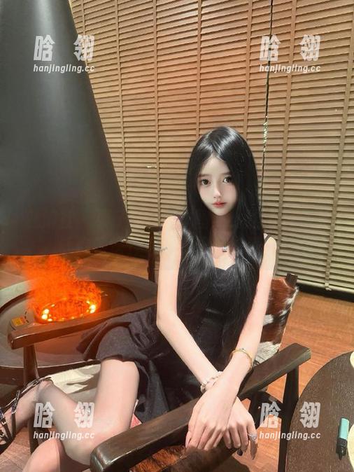 魅妍社-栗子Riz 魅妍社 - 栗子Riz新作图集:这套装真能让你领悟什么是‘记忆犹新’!
